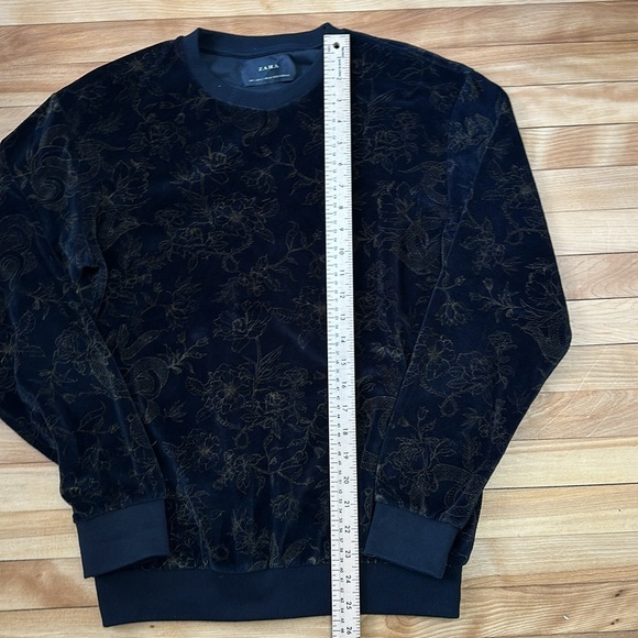 Zara Suede crew neck women black & gold design Size Small - Picture 2 of 7